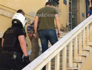 Απελπισμένος στον Εισαγγελέα ο περιπτεράς που εισέβαλε στον ΟΚΑΝΑ Χανίων: «Θέλουν να με σκοτώσουν» (βίντεο)